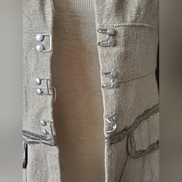 STILLS ATELIER linen gold sparkle blazer with silver embroidered pockets. Size 4 - Picture 9 of 13